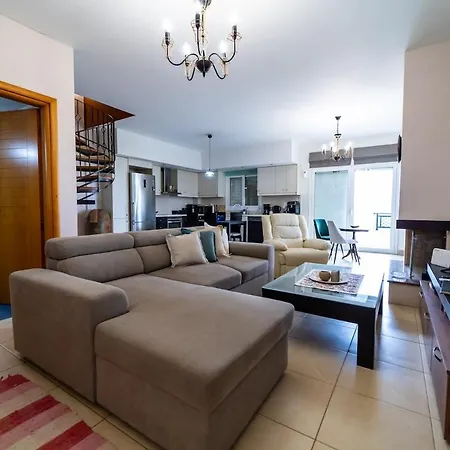 Apartament Relaxing Family Maisonette With Yard *