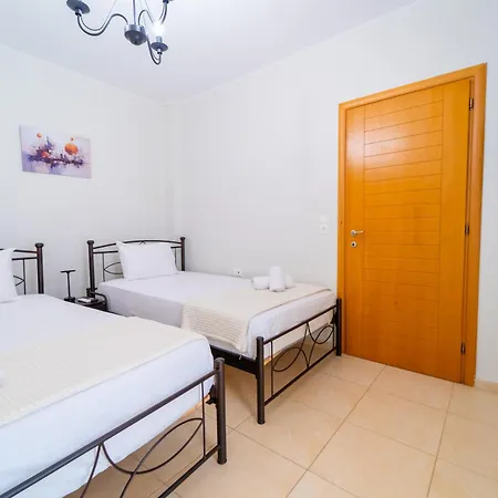 Relaxing Family Maisonette With Yard * Marathitis