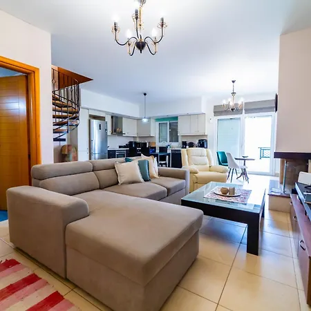 Apartament Relaxing Family Maisonette With Yard