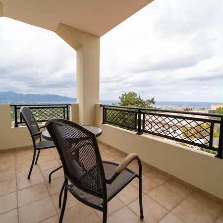 Relaxing Family Maisonette With Yard *
