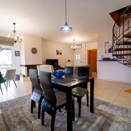 Relaxing Family Maisonette With Yard